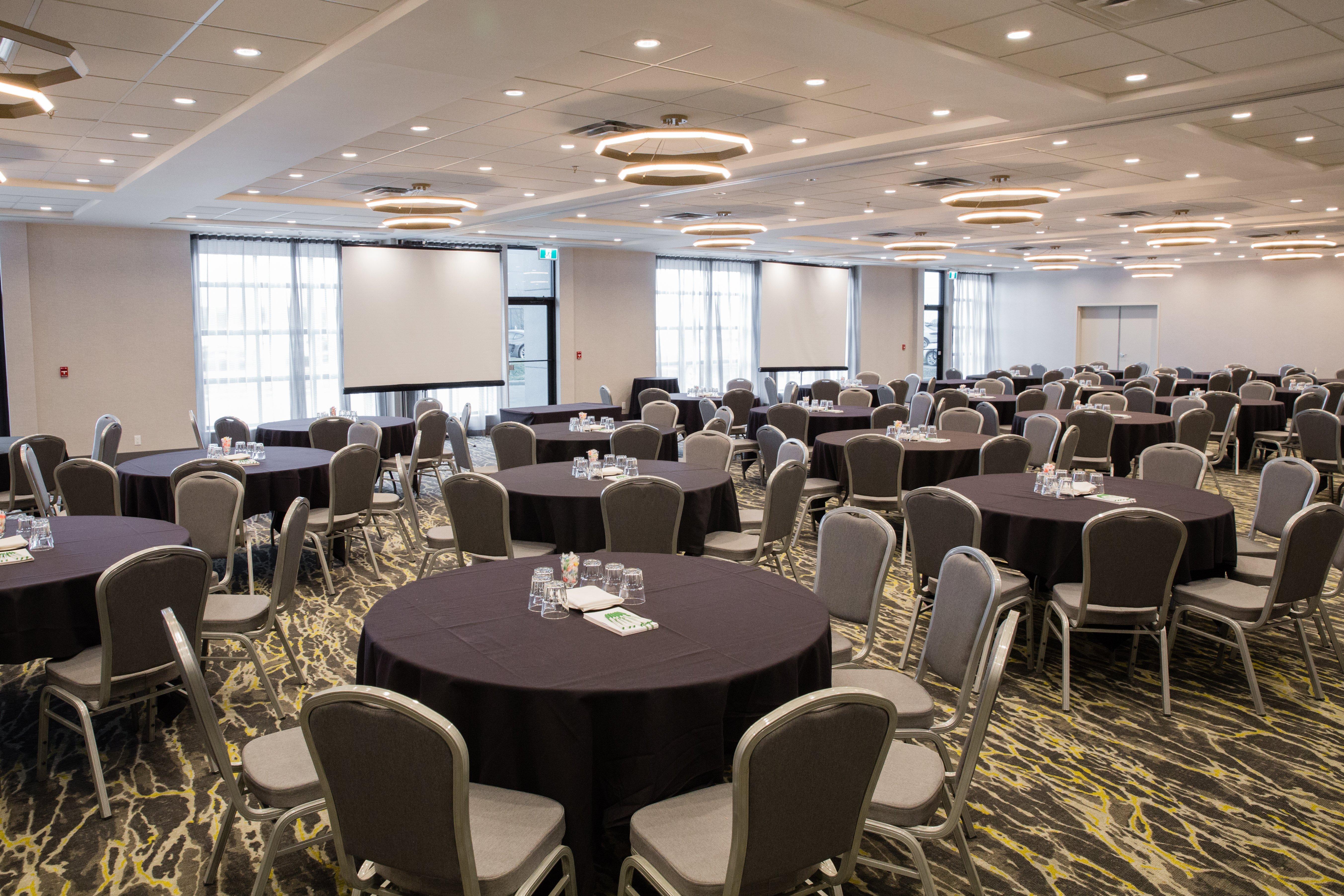 Holiday Inn Calgary South Conference Center Exteriér fotografie