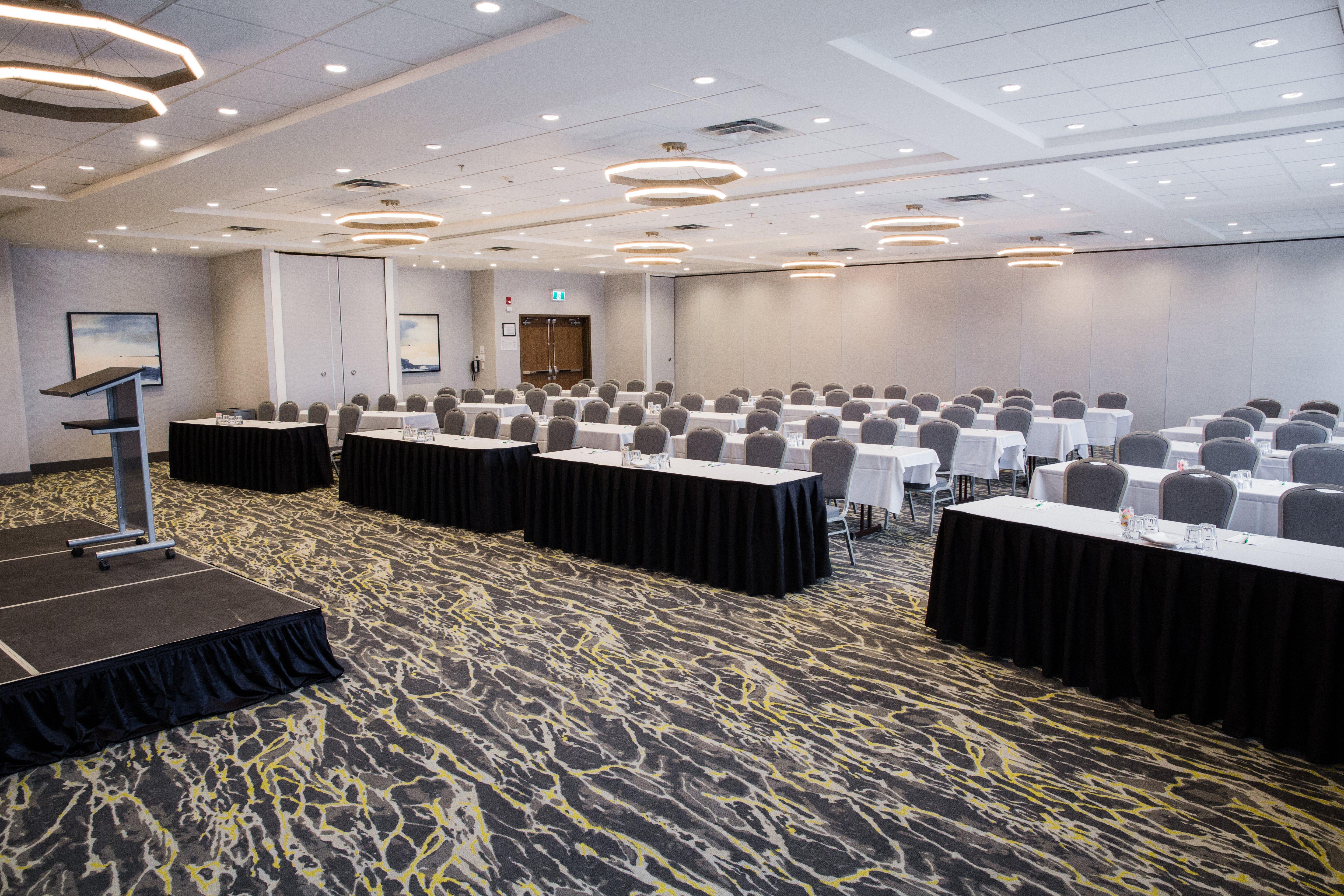 Holiday Inn Calgary South Conference Center Exteriér fotografie