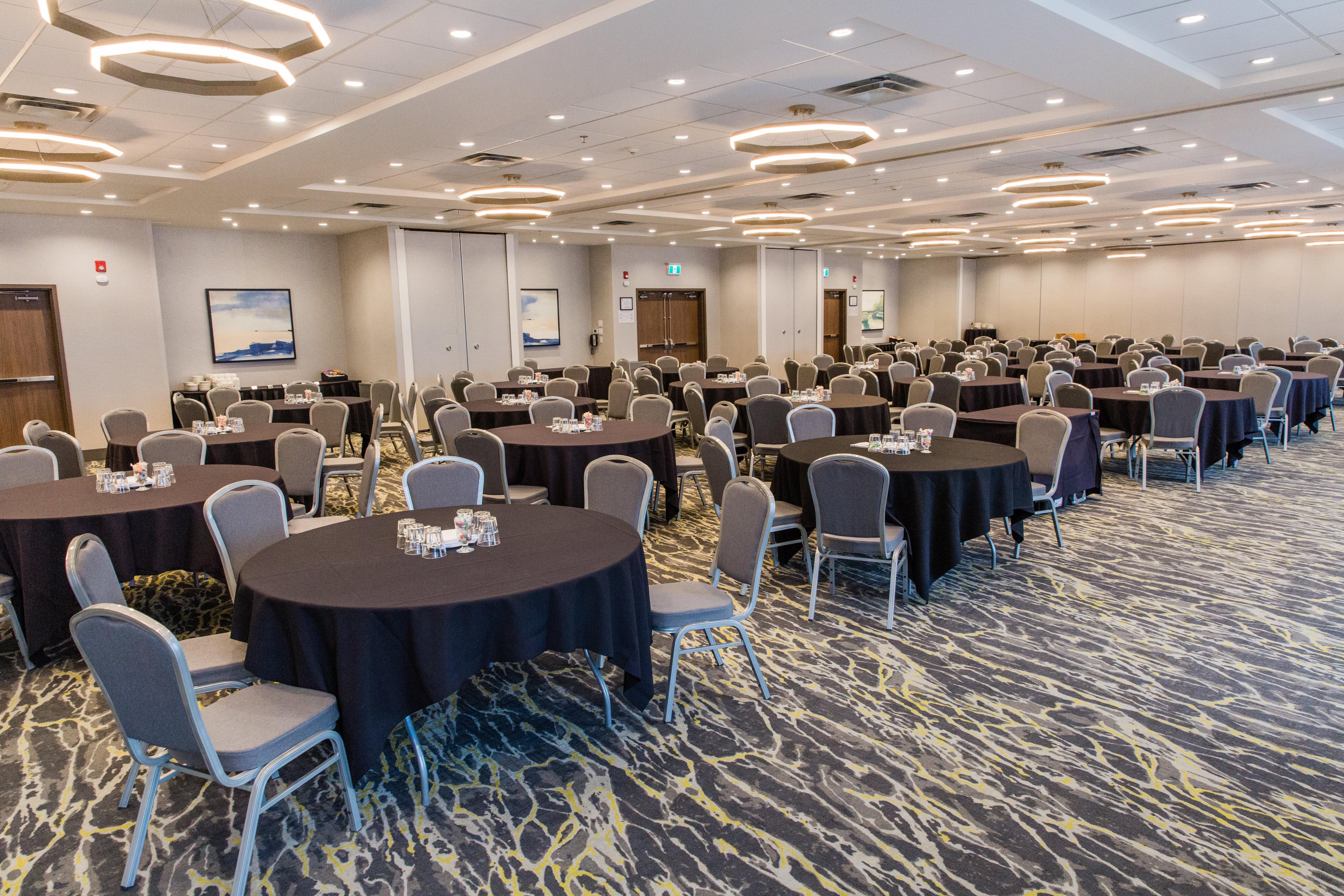 Holiday Inn Calgary South Conference Center Exteriér fotografie