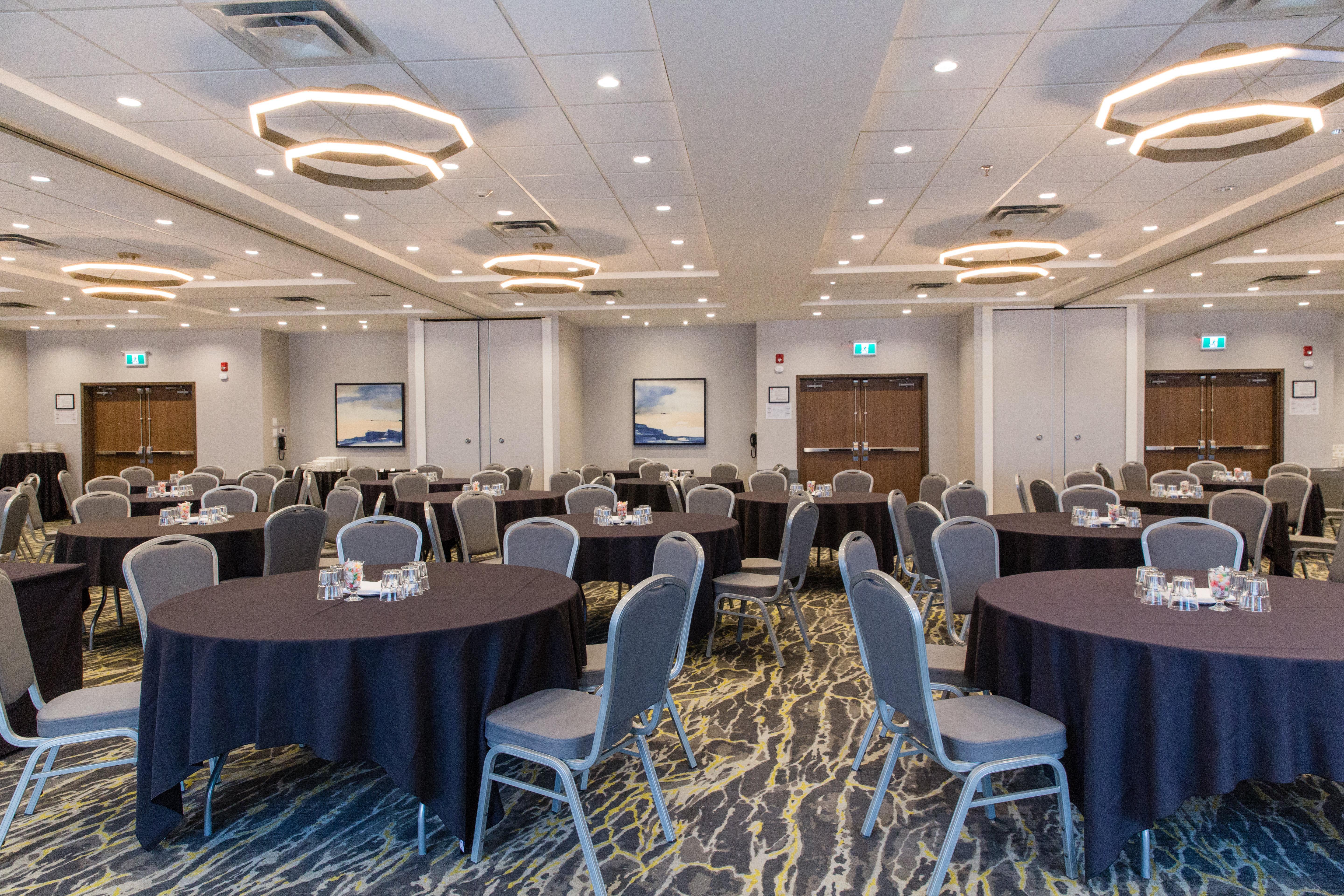 Holiday Inn Calgary South Conference Center Exteriér fotografie